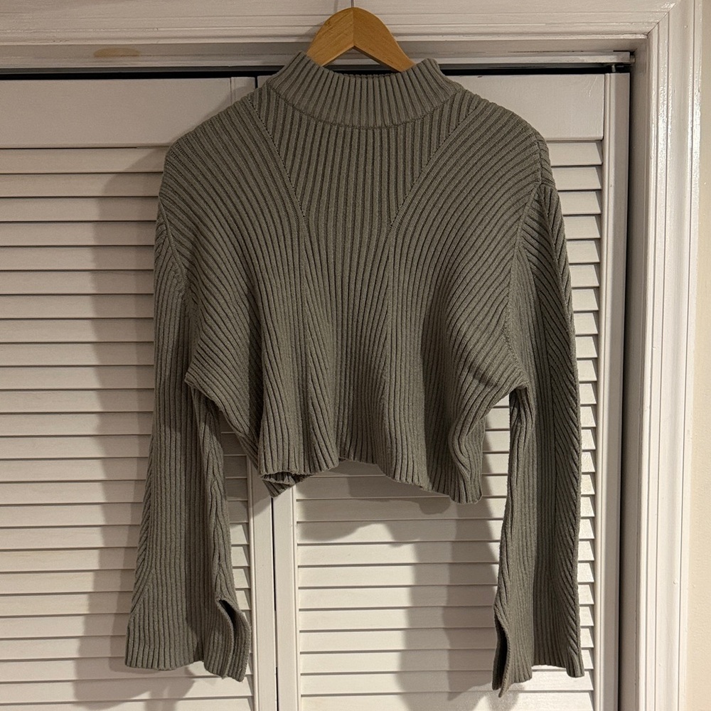 Ribbed Cropped Sweater